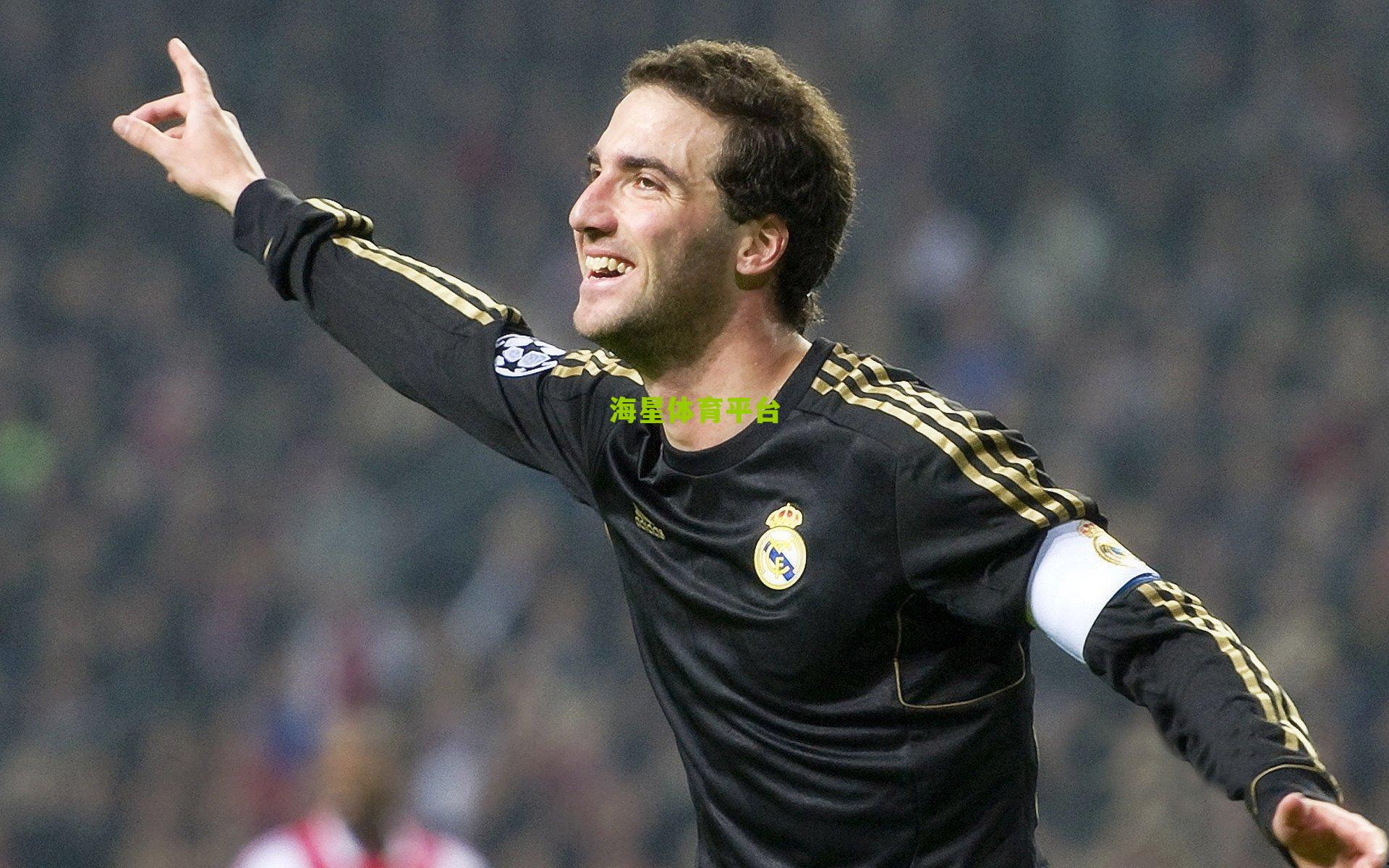 维拉跟队记者透露，俱乐部对签下加拉格尔信心十足，谈判取得积极进展