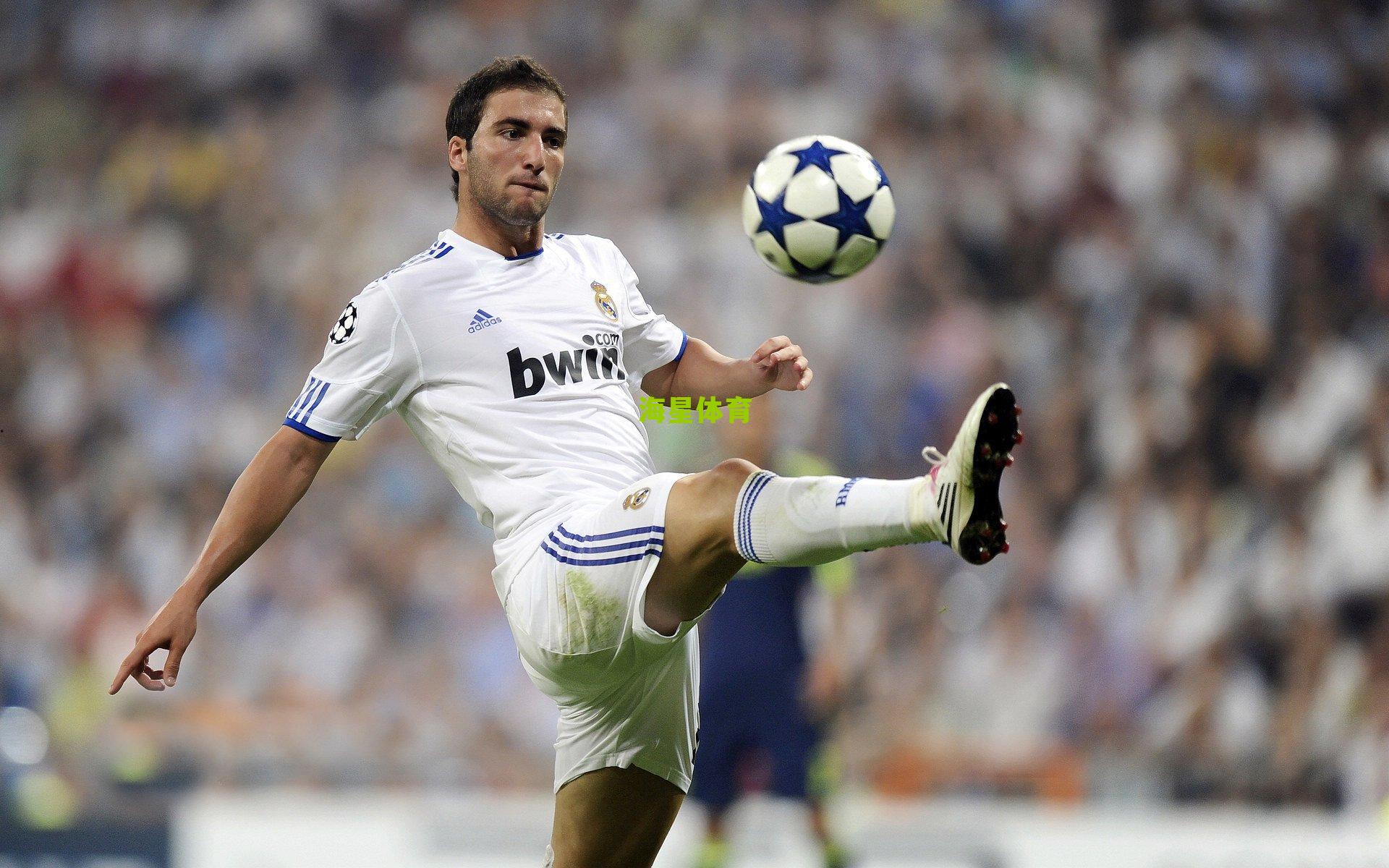 巴萨训练动态，莱万缺席合练进行单独调整，教练组强调预防为主